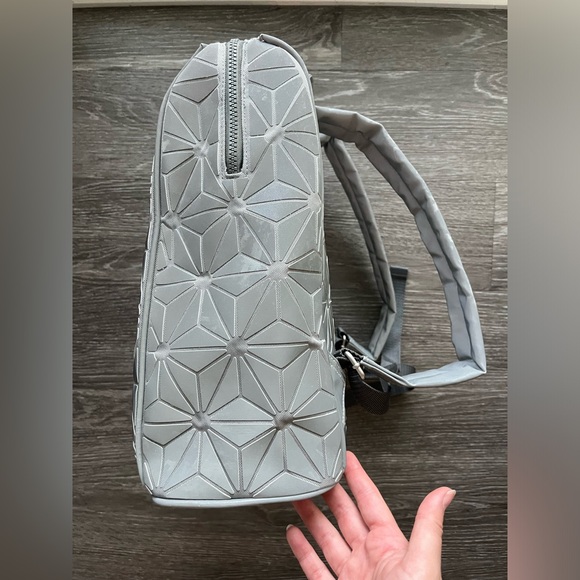 Disney Epcot Spaceship Earth Backpack 2021 Holographic - Picture 6 of 14